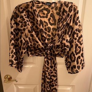 Cropped cheetah tie top